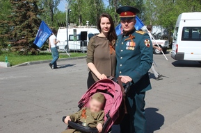 День Победы в Саратове: тысячи горожан встретили праздник на Соколовой горе (фоторепортаж)
