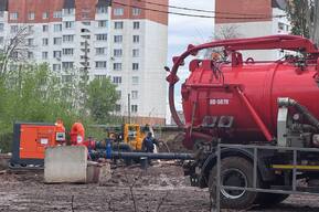 Из-за ночного ливня в Энгельсе сдвинулись сроки окончания ремонта аварийного коллектора, без воды по-прежнему остаются сотни тысяч человек
