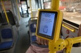 В саратовских автобусах, которые работают по системе брутто-контрактов, не функционируют валидаторы: рассказываем, почему