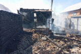 На пожаре в доме на две квартиры погибла пожилая женщина 