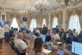 Проблема с работой валидаторов. Чиновники заверили, что пассажиров вновь стали выпускать из автобусов через все двери