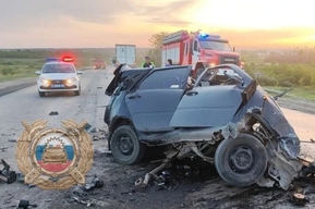 Водитель «Калины» погиб в ДТП с двумя фурами в Татищевском районе