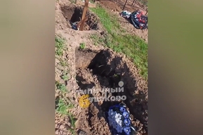 «Скоро гробы откроются»: на некоторых могилах на кладбище в Балаково просела земля
