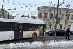 Водитель автобуса сбил на «зебре» пешехода: полицейские ищут очевидцев ДТП на улице Чернышевского
