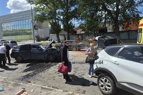 Водитель отечественной легковушки попал в больницу после ДТП на Ново-Астраханском шоссе