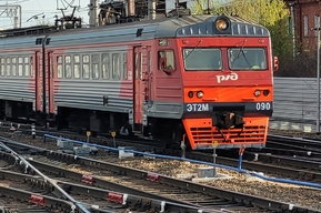 В Саратовской области «по техническим причинам» более чем на три часа был задержан поезд, идущий с юга