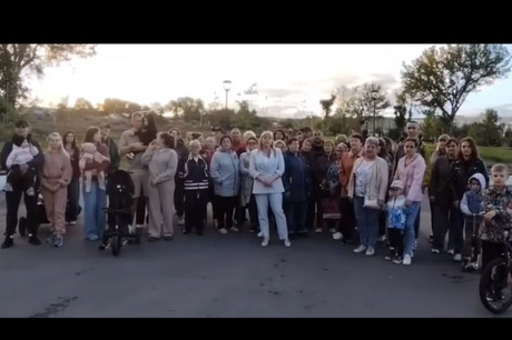 «Власть решила обмануть президента»: жители записали видеообращение в Следственный комитет, показав, как мэрия Саратова издевается над ними и федеральной властью в сквере на Прессовой