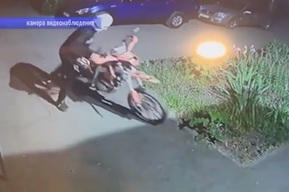 Юноша протащил чужой питбайк по асфальту и перекрасил его в чёрный цвет: ему грозит до пяти лет