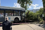 Стало известно состояние пассажиров врезавшегося в дерево автобуса и детей, попавших в ДТП на окраине Саратова