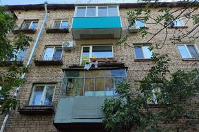 Управляющая компания не желала платить компенсацию мужчине, который рухнул с третьего этажа вместе с балконом