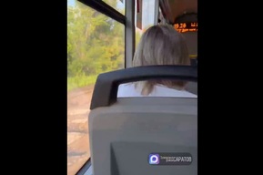 «Час едешь, трясёшься»: саратовцы показали безобразную дорогу, по которой вынуждены каждый день добираться до сёл