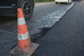 В регионе за 1,3 миллиарда рублей починят 15 километров дороги. Еще за 894 миллиона проведут «поверхностную обработку»