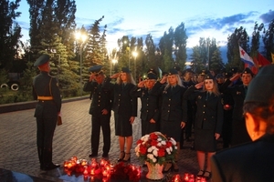 День памяти и скорби в Саратове: на Соколовой горе почтили память павших