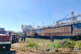 В Балаково загорелся находящийся на ремонте танкер
