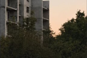 Стало известно о состоянии девочки, пострадавшей на территории заброшенного здания в Саратове