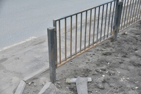 В Саратове оживлённые участки дорог оградят заборами: адреса