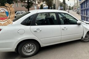 На Советской «Гранта» въехала в мусорные баки: есть пострадавшая