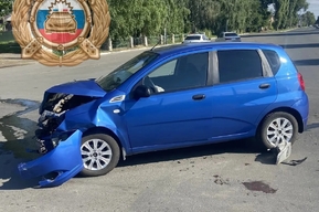 В столкновении двух иномарок пострадала женщина-водитель