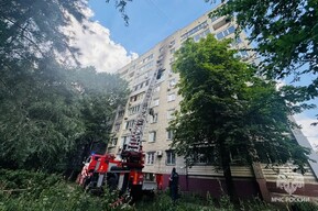 Из горящей девятиэтажки в Саратове эвакуировали 11 человек