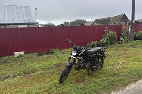Юноша решил сделать оригинальный подарок на день рождения девушки, но в момент празднования к ним нагрянули полицейские 