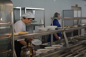Школьное питание: в трёх крупных городах региона расширили льготы для детей