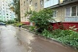 Девочка пострадала при падении с высоты в Саратове