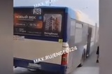 Водитель тушил автобус на мосту Саратов-Энгельс (видео)