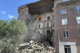 Власти Саратова решили, что в обрушившемся доме в Заводском районе продолжат жить люди (и это, по их словам, безопасно)