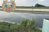 Тракторист съехал в оросительный канал и погиб