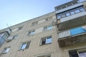 На Ново-Астраханском шоссе пятилетний мальчик выпал из окна
