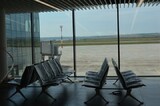 Угроза атаки БПЛА. В саратовском аэропорту одни рейсы отменили, а другие сдвинули