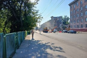 В Саратове продлили запрет на проезд авто мимо полуразрушенного дома на Крымской 