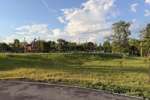 Скандальный сквер на Прессовой обнесут забором в рамках «благоустройства»