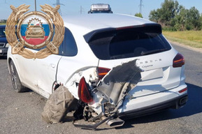 У села в Энгельсском районе столкнулись Porsche и «Веста»: один из водителей в больнице