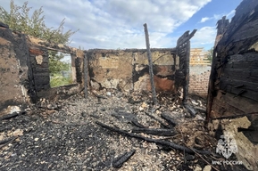 В сгоревшем доме на окраине Саратова нашли тело мужчины