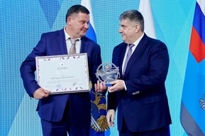 Лучший по ценообразованию: пока анонимные критики считают миллиарды, потраченные на качественные саратовские дороги, руководитель Упрдор «Нижне-Волжское» Дмитрий Леонов получает заслуженные награды