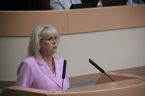 Дороги, перевозки и школы: в облдуме решили куда направят дополнительные средства из дефицитного бюджета