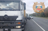Водитель иномарки пострадал в столкновении с грузовиком на федеральной трассе