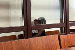 Мужчина фигурировал в деле об истязаниях в рехабе, насмерть сбил девочку и ушёл на СВО: его девушку обязали выплатить шесть миллионов рублей