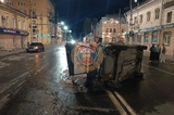 В центре Саратова перевернулся автомобиль