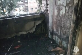 В выходные у саратовской десятиэтажки вспыхнули четыре балкона