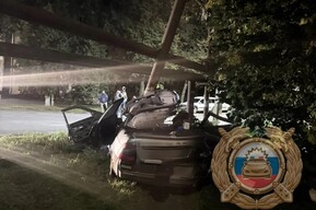В Балашове молодой водитель погиб при столкновении с опорой теплотрассы
