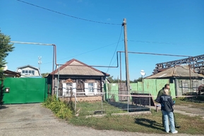 Отравление семьи с тремя погибшими. Единственного выжившего подростка из Калининска санавиацией доставляют в Саратов