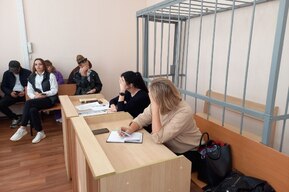 «Я лично приносила ему водку на рабочее место»: сотрудница скандально известного психоневрологического интерната рассказала в суде о поведении экс-директора и его зама