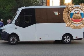 В Энгельсе маршрутка сбила женщину, в Саратове «Нива» наехала на подростка