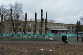 В Ленинском районе поздней осенью решили заменить асфальт в трех школьных дворах и пяти детсадах