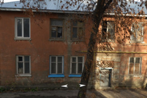 Жильцов аварийного дома на Мельничной не расселяли более восьми лет: в дело вмешалась прокуратура