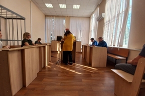 «Можно мне выйти, я вызову „скорую“?»: у свидетеля в суде по делу экс-замдиректора скандально известного психоневрологического интерната внезапно ухудшилось самочувствие именно во время допроса от прокурора