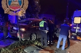 В Энгельсе среди ночи Nissan протаранил забор