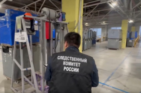 На складе в Энгельсе на сотрудницу упал паллетный блок: женщина в больнице